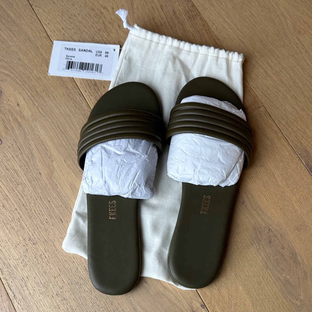 TKEES Sarena Olive Green Slide Sandals, size 9